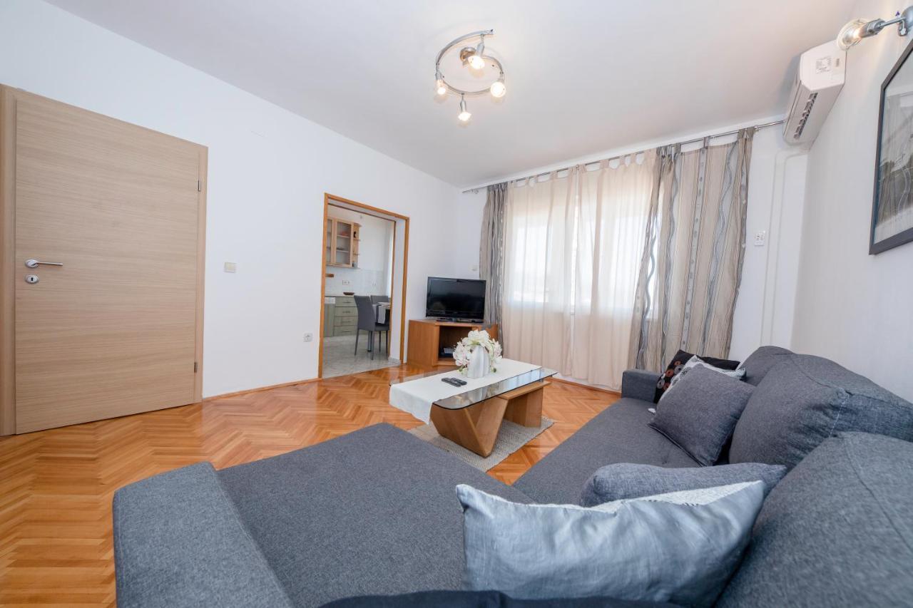 Apartments And Rooms Bolero Rab Town Bagian luar foto