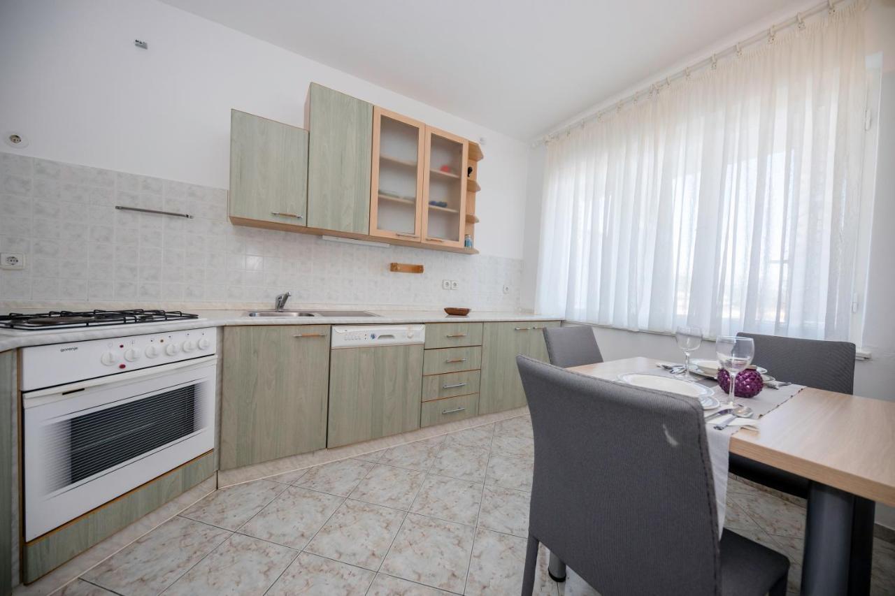 Apartments And Rooms Bolero Rab Town Bagian luar foto