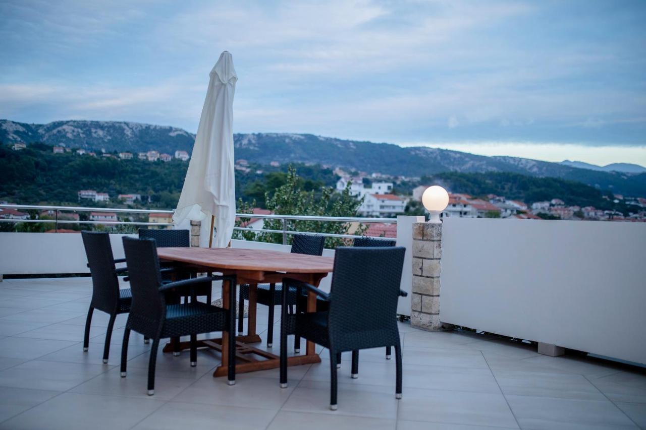Apartments And Rooms Bolero Rab Town Bagian luar foto