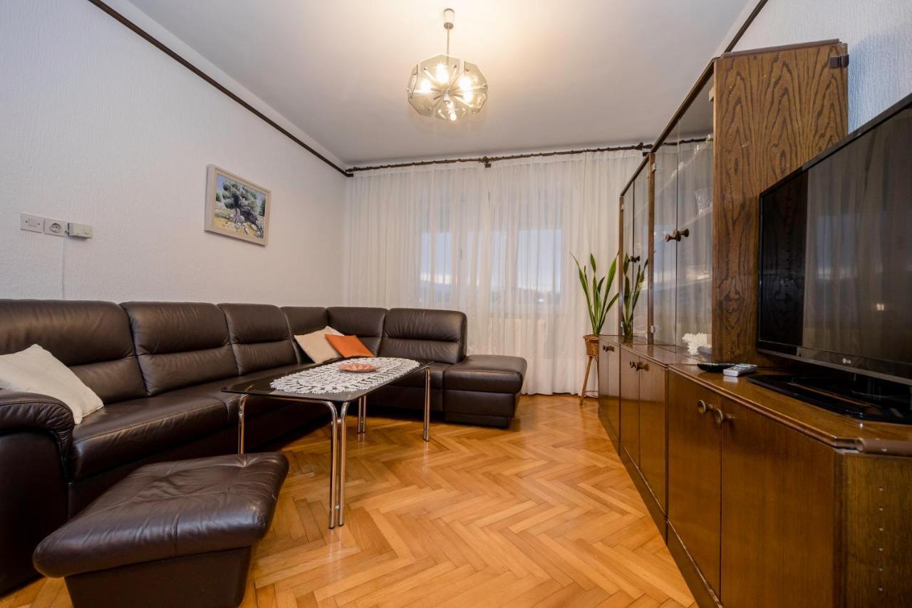 Apartments And Rooms Bolero Rab Town Bagian luar foto