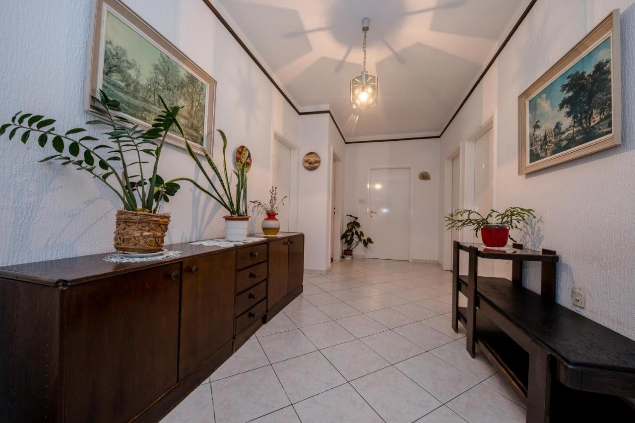 Apartments And Rooms Bolero Rab Town Bagian luar foto