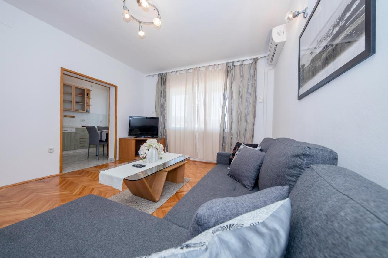 Apartments And Rooms Bolero Rab Town Bagian luar foto
