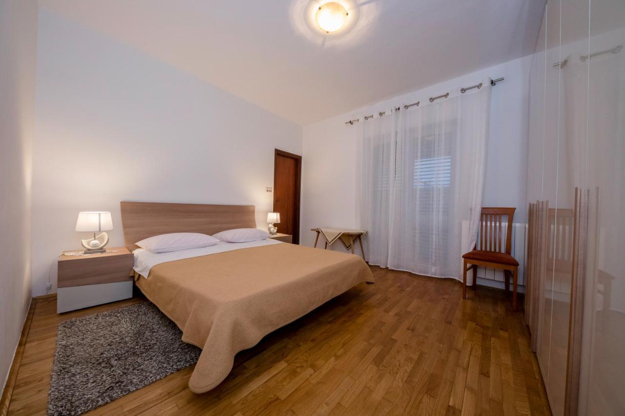 Apartments And Rooms Bolero Rab Town Bagian luar foto