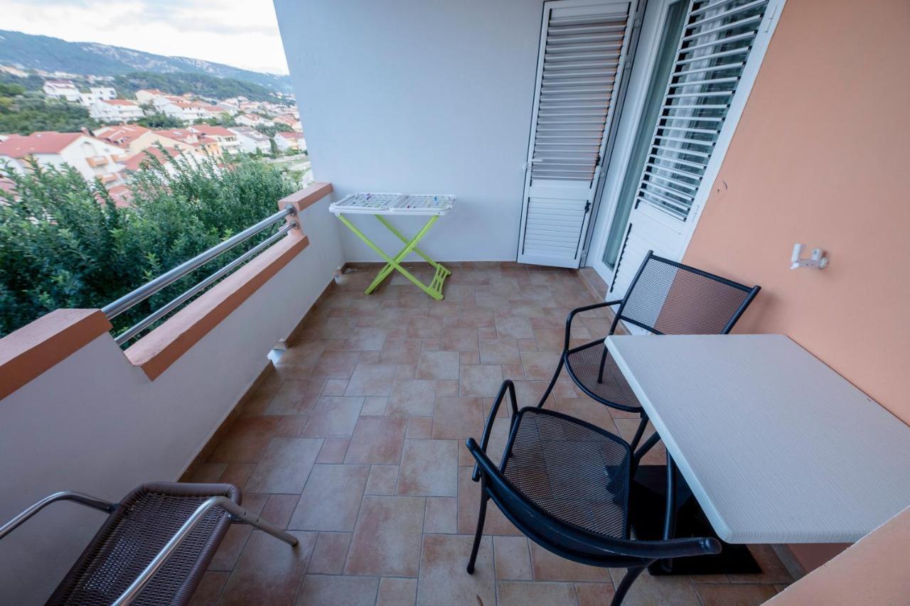 Apartments And Rooms Bolero Rab Town Bagian luar foto