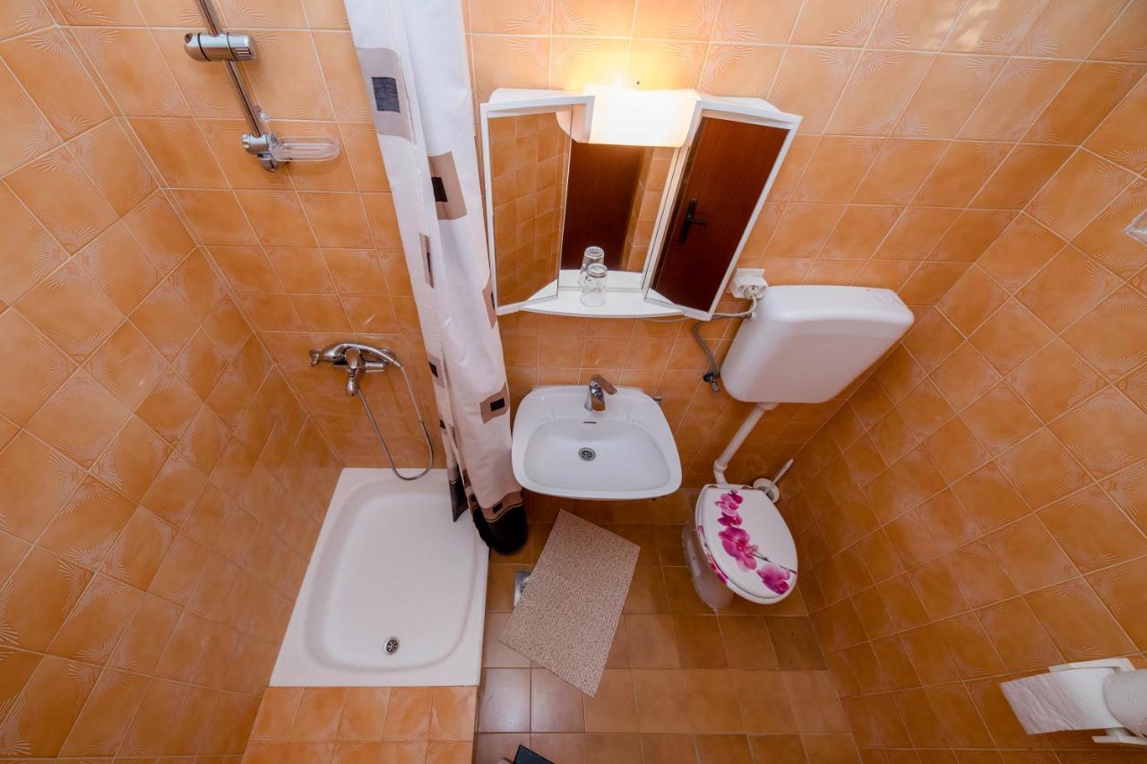 Apartments And Rooms Bolero Rab Town Bagian luar foto